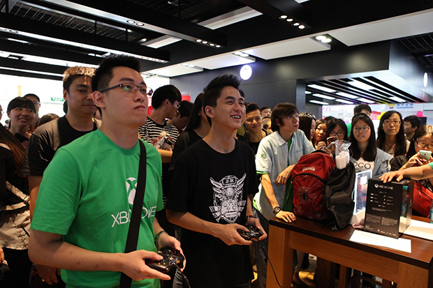 xbox-one-china-launch-store-gamers